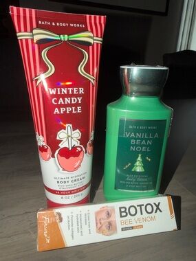 Bath and Body Works lotion bundle with bonus!!